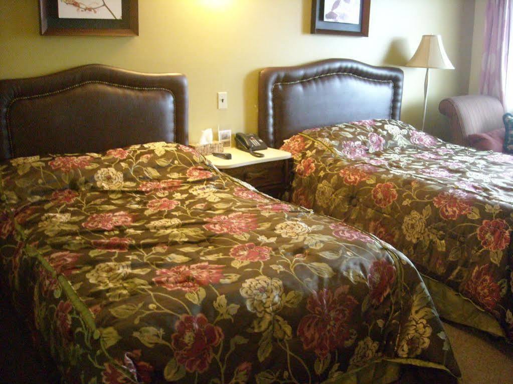 Hotel Motel Le Château Lac-Mégantic Buitenkant foto
